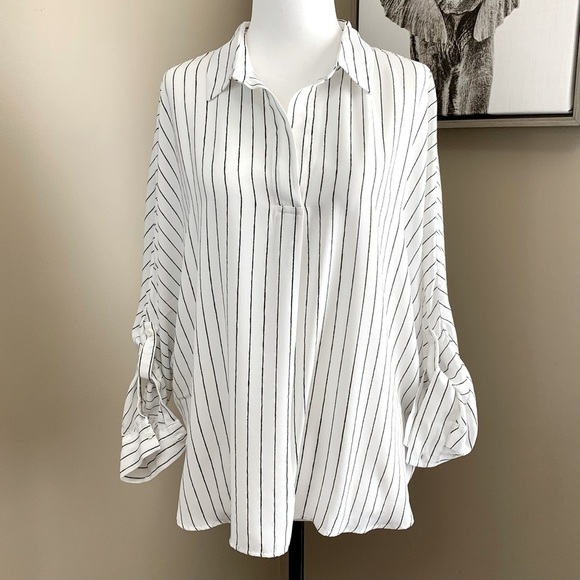 Reitmans Tops - NWOT Reitmans Relax Fit Pin Stripe Blouse